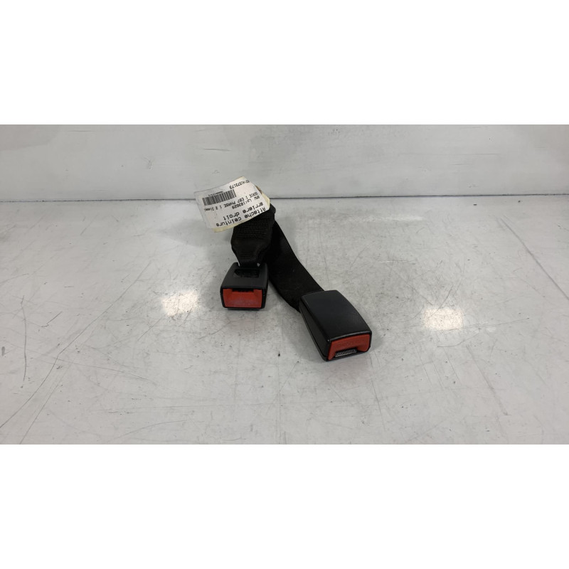 Attache ceinture arriere droit BMW SERIE 1 E87 Photo n°2