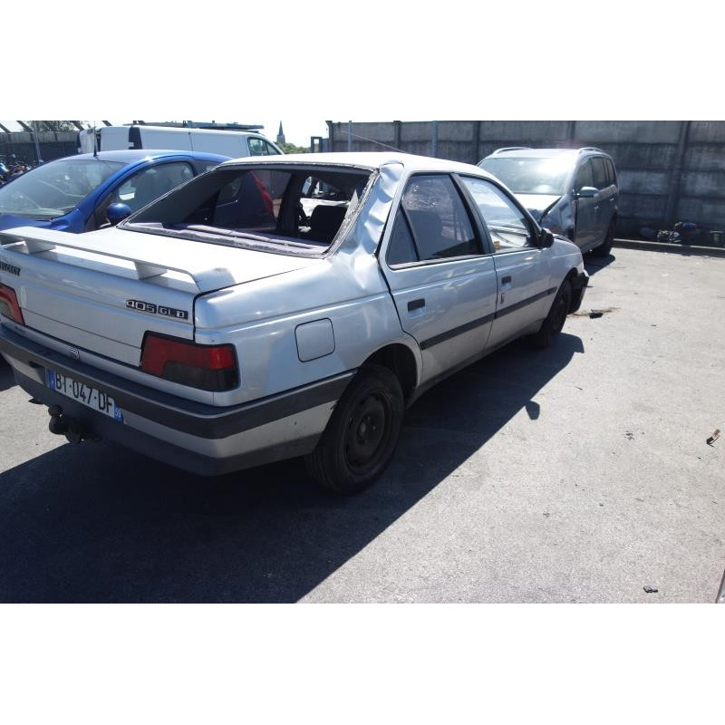 Aile avant droit PEUGEOT 405 Photo n°8