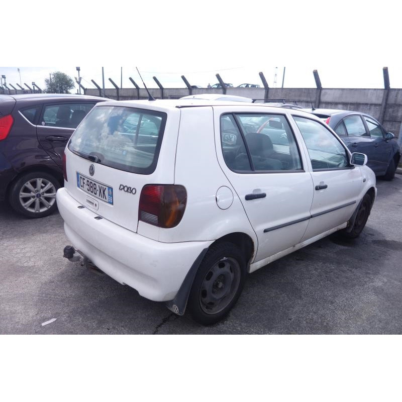 Verin de coffre VOLKSWAGEN POLO 3 Photo n°8