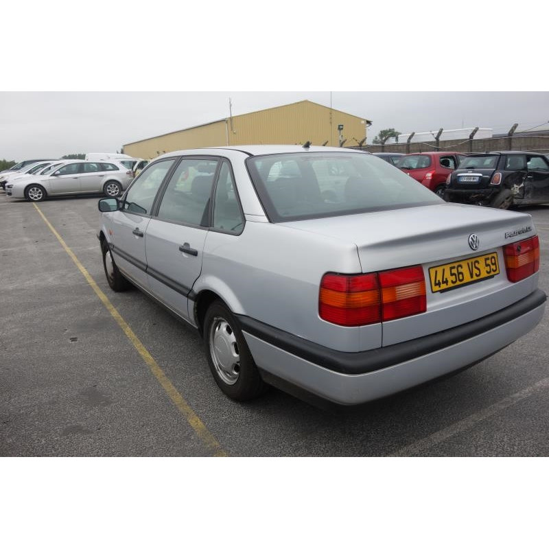Trappe d'essence VOLKSWAGEN PASSAT 3 Photo n°9