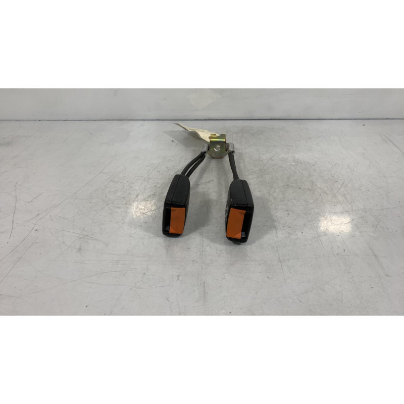 Attache ceinture arriere droit VOLKSWAGEN PASSAT 3 Photo n°2