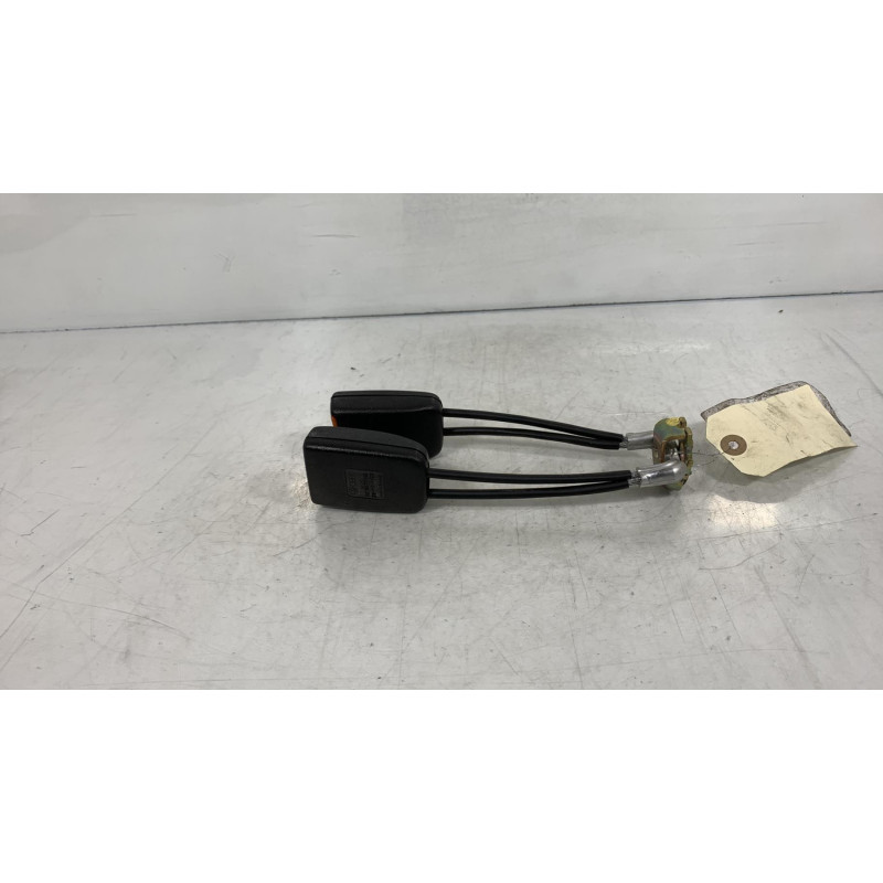 Attache ceinture arriere droit VOLKSWAGEN PASSAT 3 Photo n°3