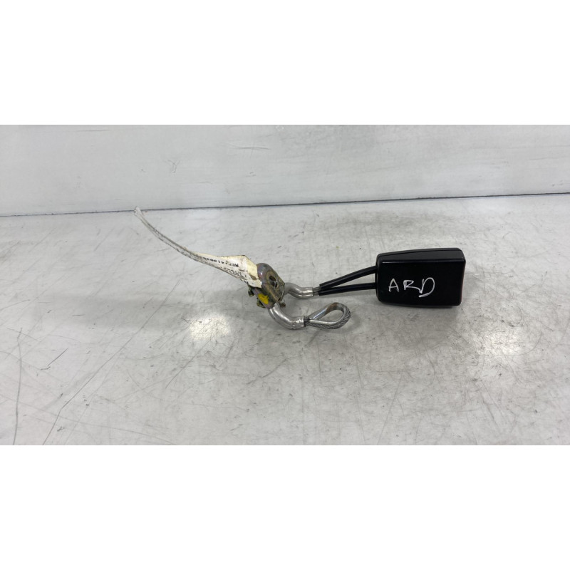 Attache ceinture arriere droit SEAT IBIZA 3 Photo n°3