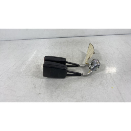Attache ceinture arriere gauche SEAT IBIZA 3 Photo n°1