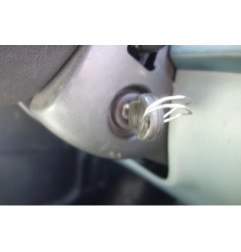 Attache ceinture arriere gauche SEAT IBIZA 3