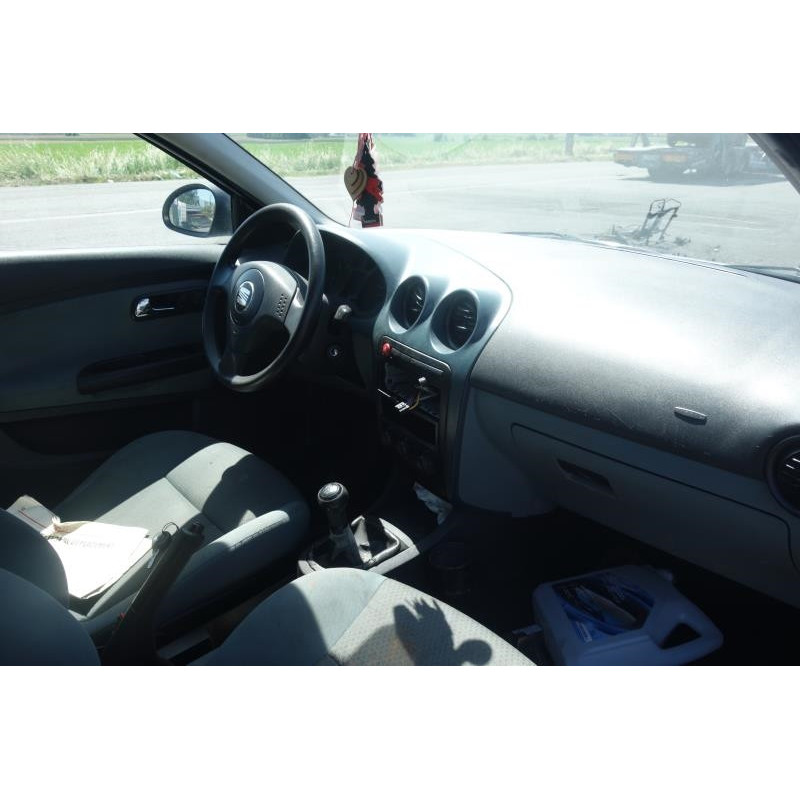 Attache ceinture arriere gauche SEAT IBIZA 3 Photo n°10