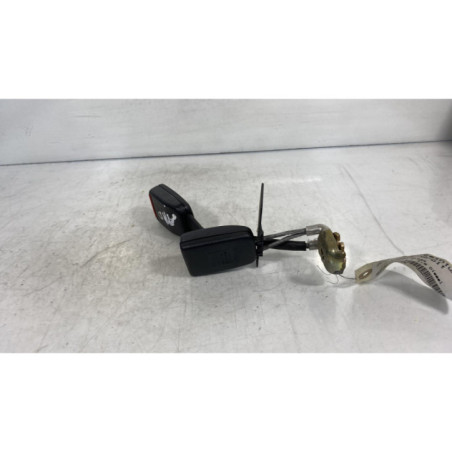 Attache ceinture arriere droit AUDI A4 1 Photo n°1