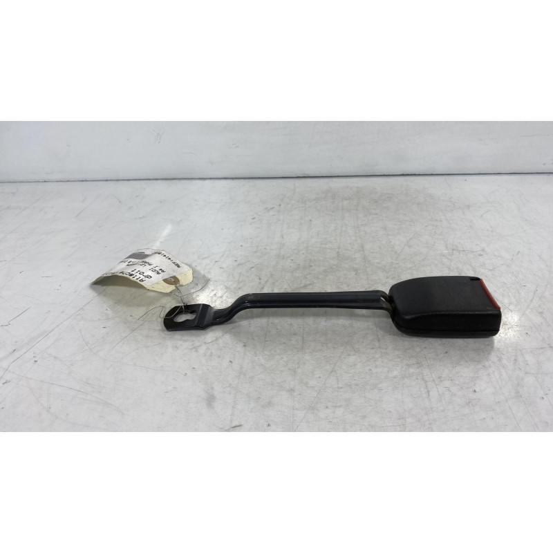 Attache ceinture avant droit AUDI A4 1 Photo n°1
