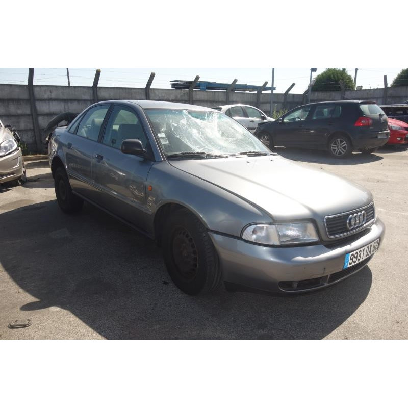 Attache ceinture avant droit AUDI A4 1 Photo n°4