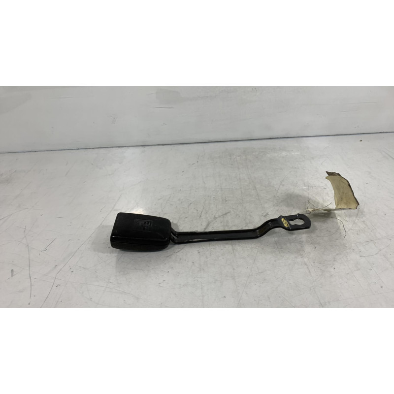 Attache ceinture avant gauche AUDI A4 1 Photo n°1
