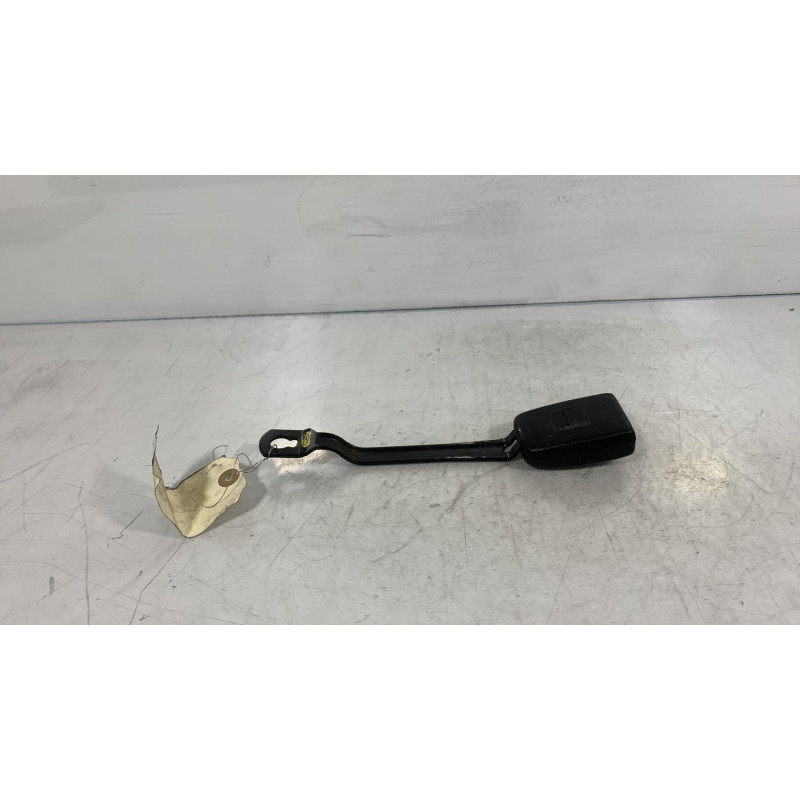 Attache ceinture avant gauche AUDI A4 1 Photo n°2