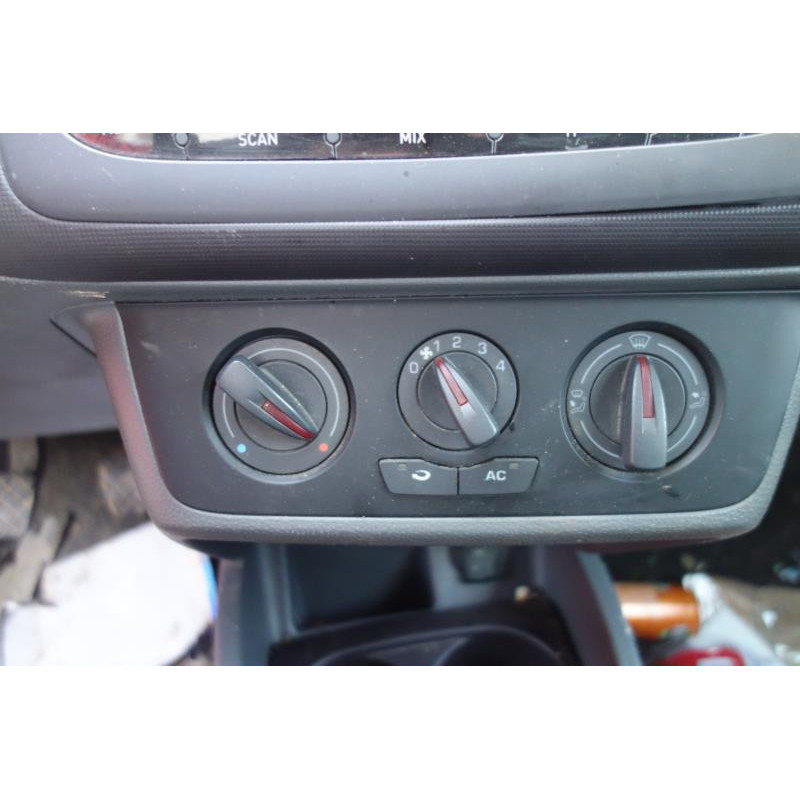 Boite a gants SEAT IBIZA 4 Photo n°9