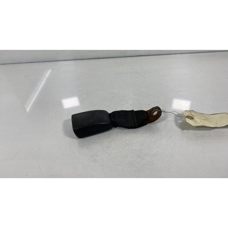 Attache ceinture arriere gauche TOYOTA AYGO 1 Photo n°3