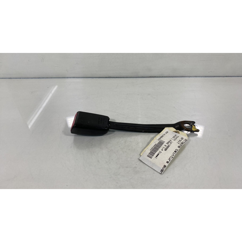 Attache ceinture avant droit TOYOTA AYGO 1 Photo n°3
