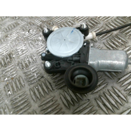 Leve vitre electrique avant gauche SUZUKI SWIFT 4 Photo n°1