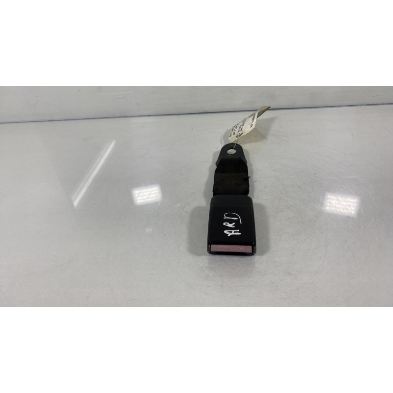 Attache ceinture arriere droit PEUGEOT 206 Photo n°1