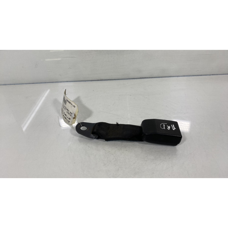 Attache ceinture arriere droit PEUGEOT 206 Photo n°2