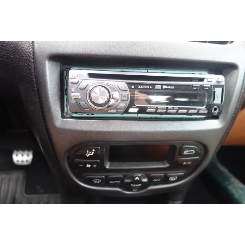 Attache ceinture arriere droit PEUGEOT 206 Photo n°9