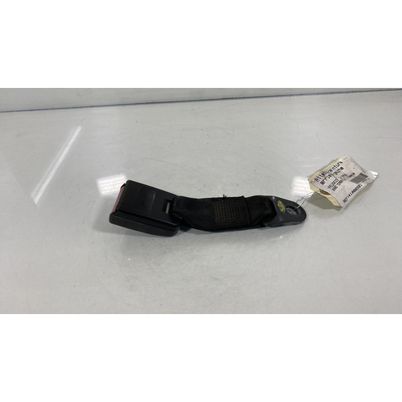 Attache ceinture arriere gauche PEUGEOT 206 Photo n°3