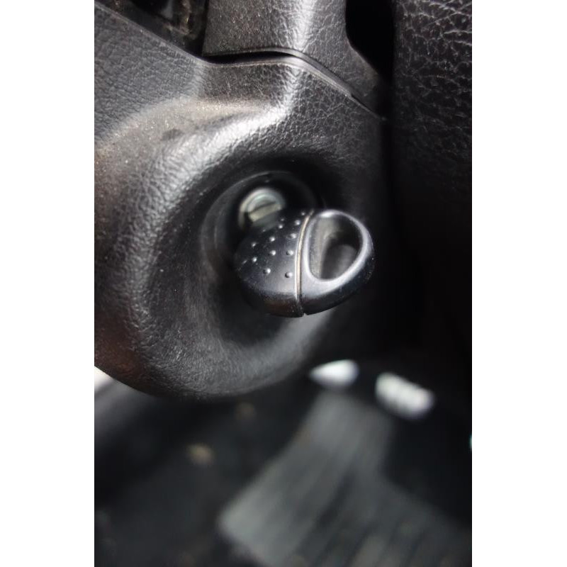 Attache ceinture arriere gauche PEUGEOT 206 Photo n°11