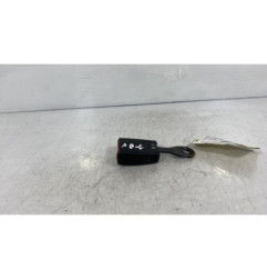 Attache ceinture arriere gauche CITROEN C2 Photo n°1