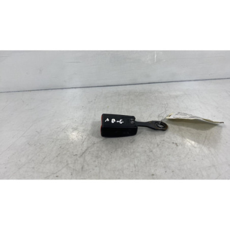 Attache ceinture arriere gauche CITROEN C2 Photo n°1