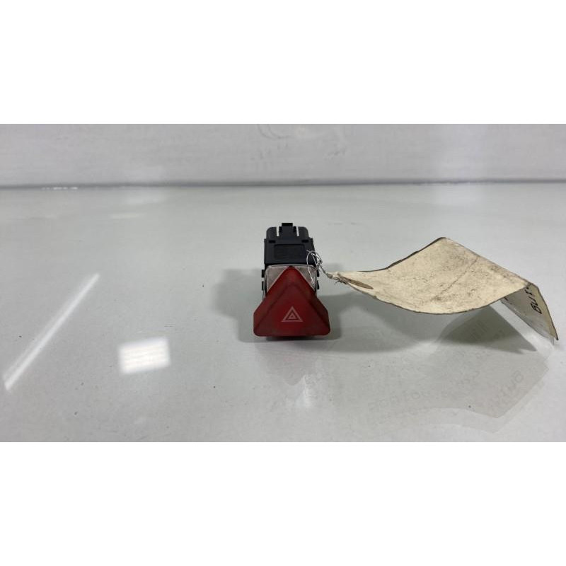 Bouton de warning VOLKSWAGEN GOLF PLUS Photo n°2