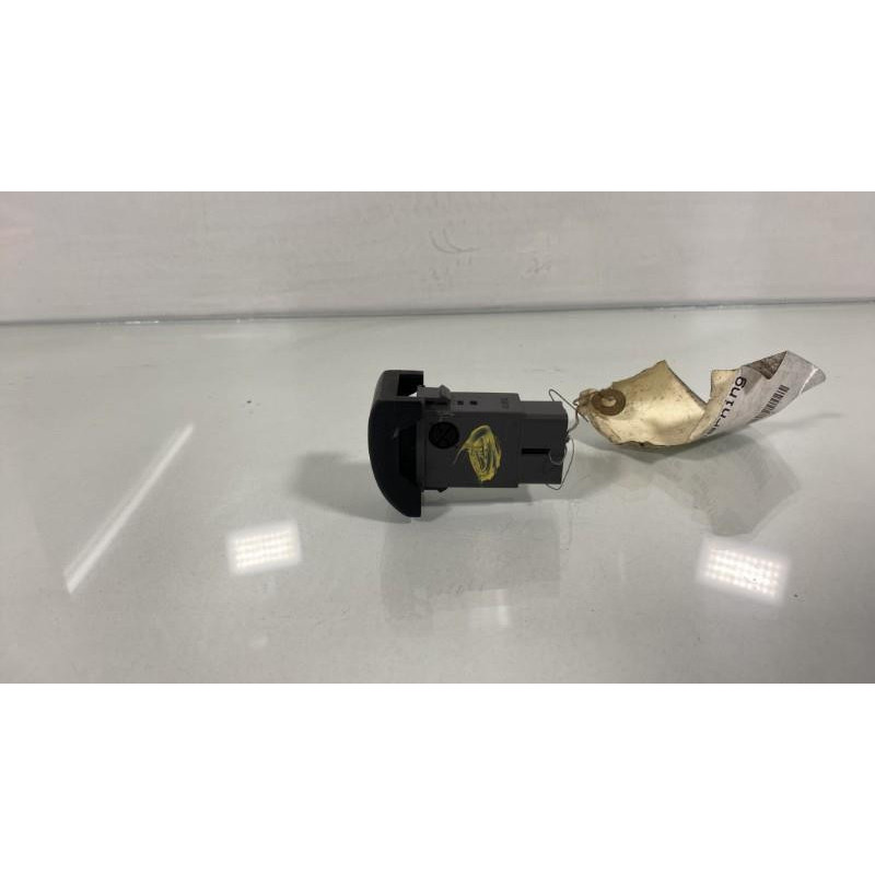 Bouton de warning DAEWOO REZZO Photo n°3