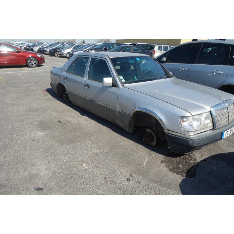 Trappe d'essence MERCEDES 300 W124 Photo n°5