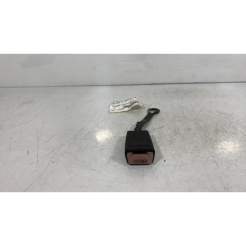 Attache ceinture avant droit MERCEDES 250 W124 Photo n°1