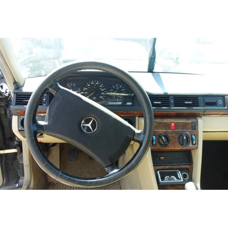 Pretensionneur de ceinture avant gauche MERCEDES 250 W124 Photo n°5