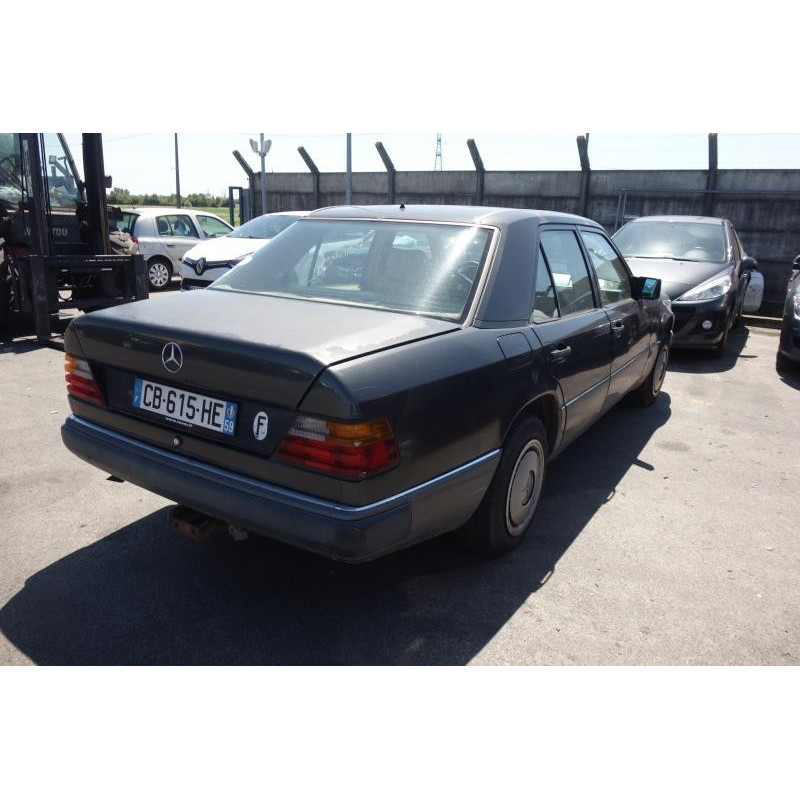 Pompe lave glace avant MERCEDES 250 W124 Photo n°11