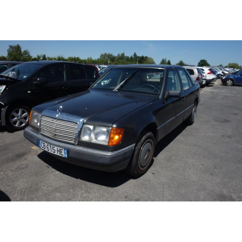 Pompe lave glace avant MERCEDES 250 W124 Photo n°12