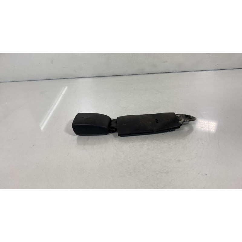 Attache ceinture arriere gauche TOYOTA RAV4 3 Photo n°3