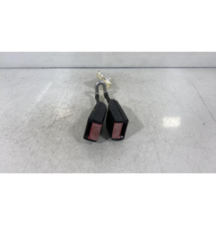 Attache ceinture arriere droit OPEL CORSA C