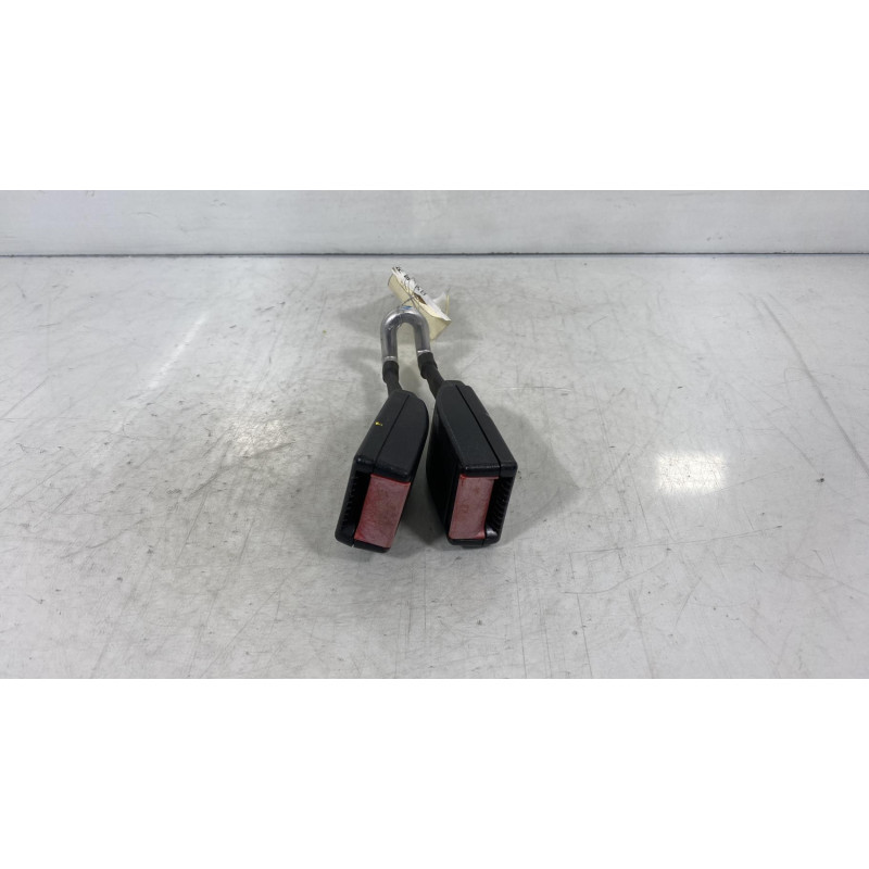 Attache ceinture arriere droit OPEL CORSA C Photo n°3