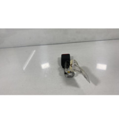 Attache ceinture arriere gauche OPEL CORSA C