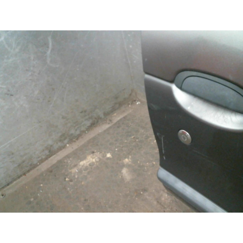 Porte avant droit RENAULT MEGANE 1 Photo n°1