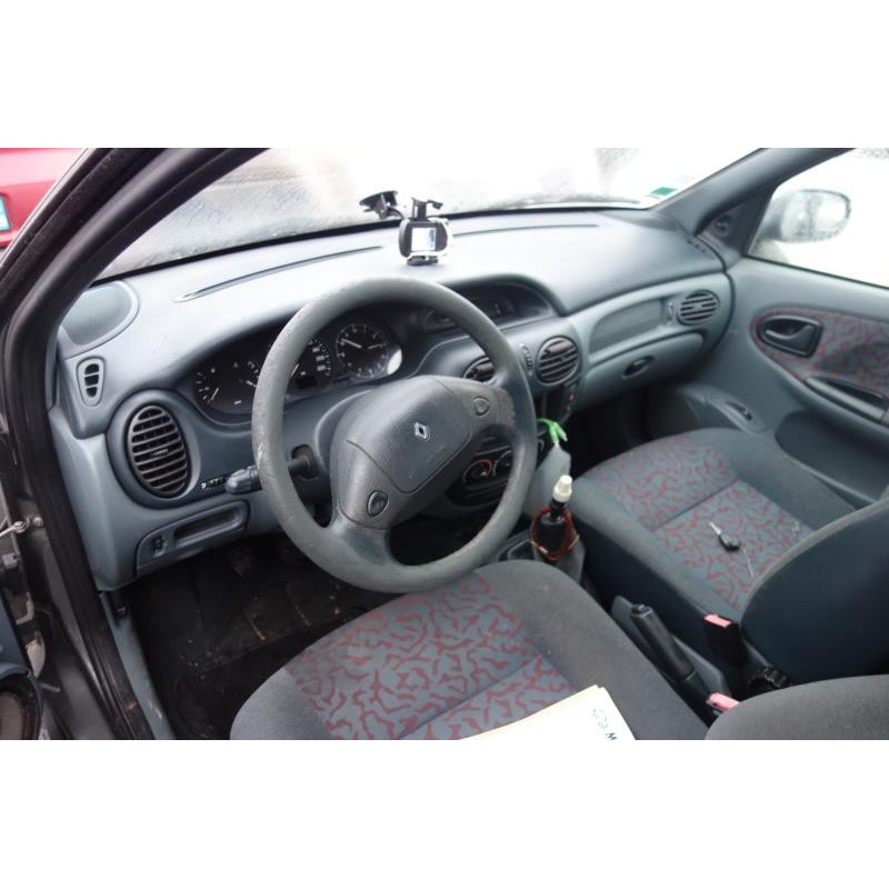 Porte avant droit RENAULT MEGANE 1 Photo n°8