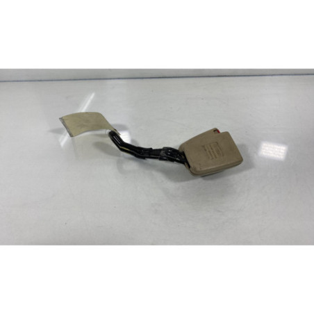 Attache ceinture arriere gauche VOLKSWAGEN GOLF 3 Photo n°1