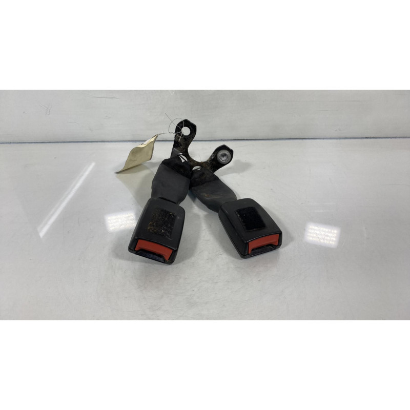 Attache ceinture arriere droit FORD FUSION Photo n°1