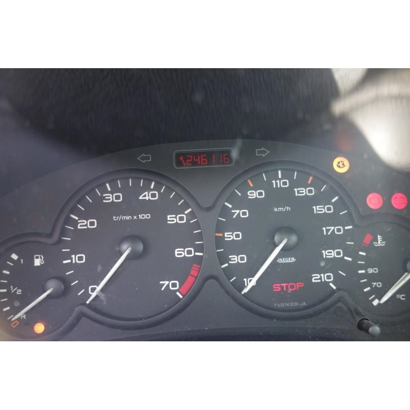 Attache ceinture arriere droit PEUGEOT 206 Photo n°7
