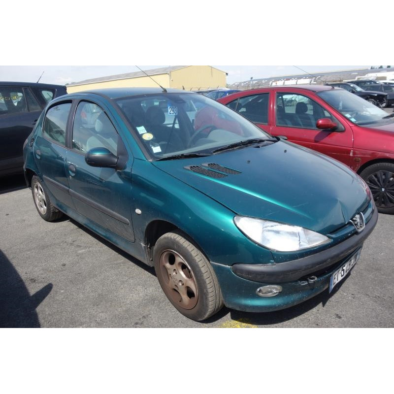 Attache ceinture arriere droit PEUGEOT 206 Photo n°8