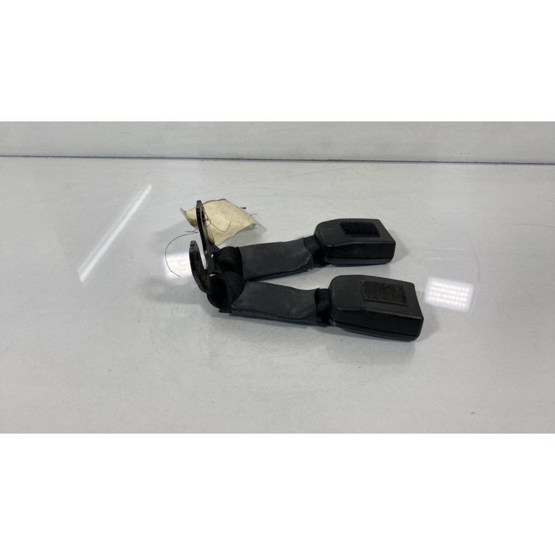 Attache ceinture arriere gauche MAZDA 2 1 Photo n°2