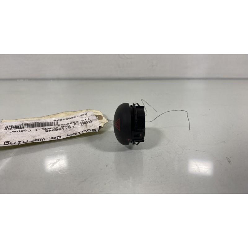 Bouton de warning MINI MINI 2 R56 Photo n°2