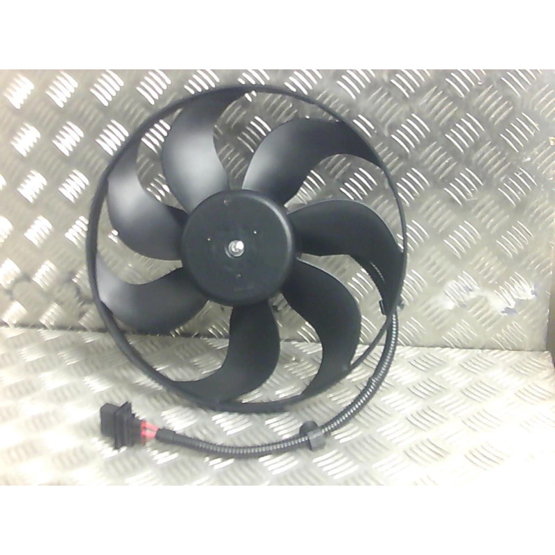 Moto ventilateur radiateur VOLKSWAGEN GOLF 6 Photo n°2