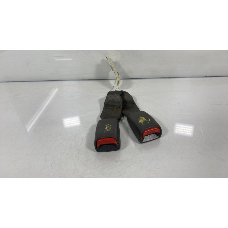 Attache ceinture arriere droit KIA SHUMA 2 Photo n°2