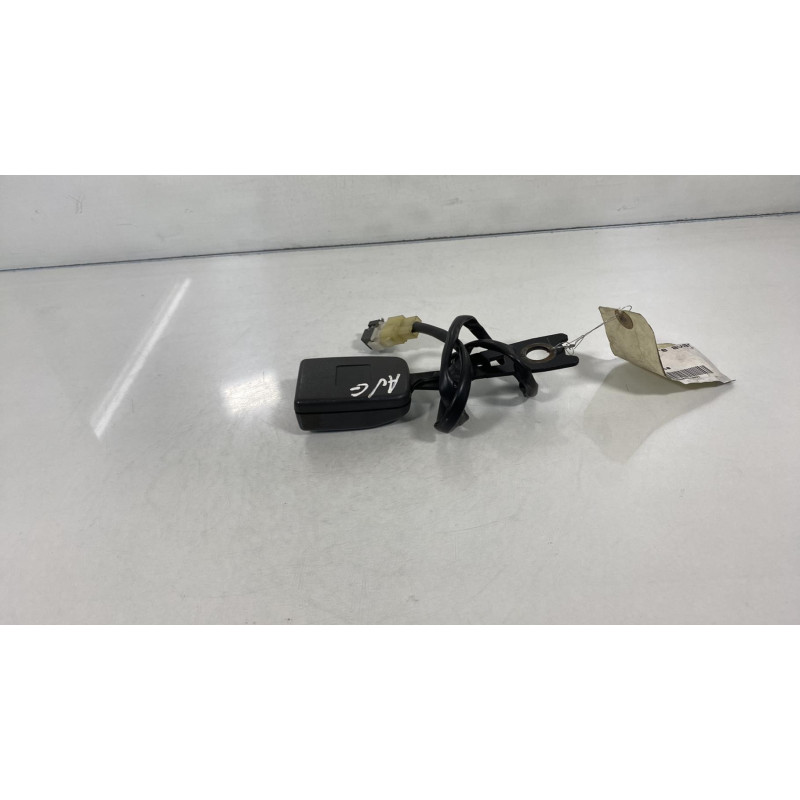 Attache ceinture avant gauche KIA SHUMA 2 Photo n°3