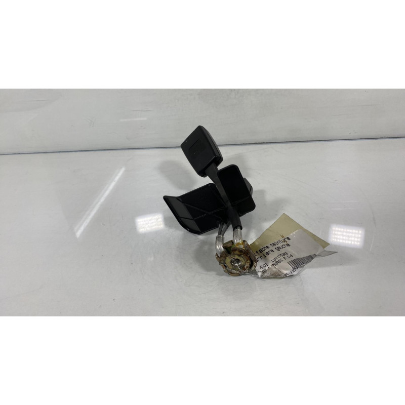 Attache ceinture arriere gauche AUDI A4 1 Photo n°2