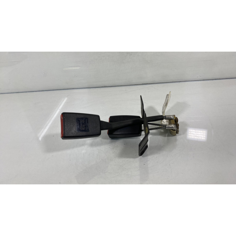 Attache ceinture arriere gauche AUDI A4 1 Photo n°3